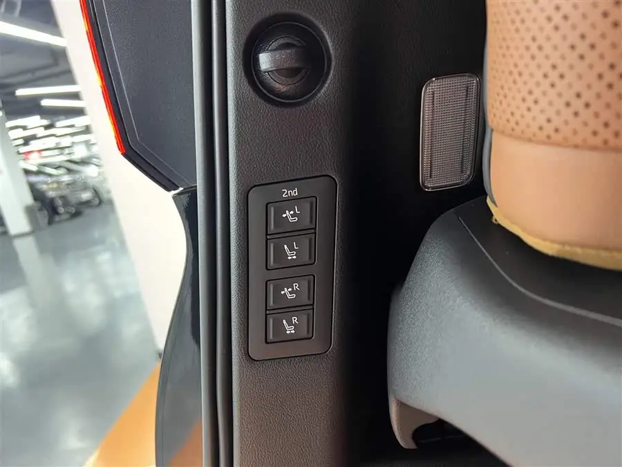 ألفارد 2024 هايبرد 2.5 لتر الإصدار المتميز