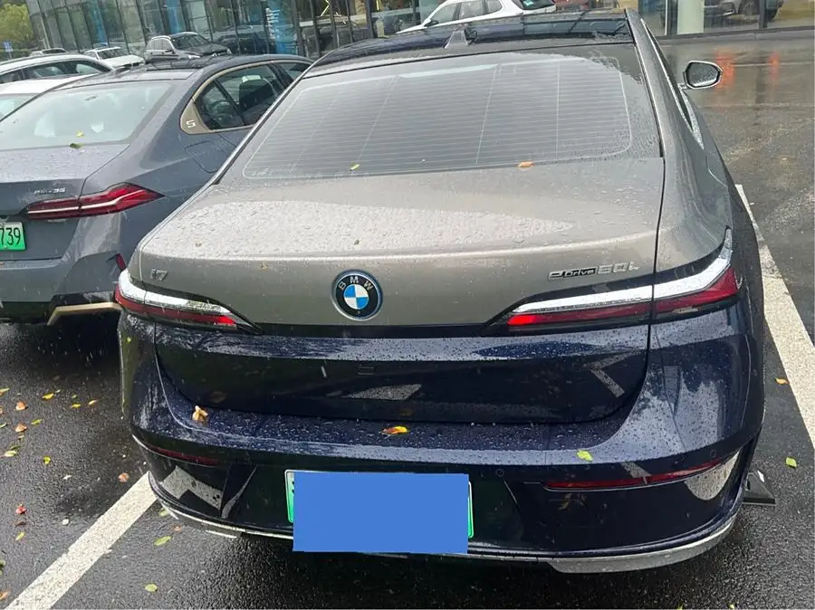 بي إم دبليو i7 2023 eDrive50L باقة فاخرة