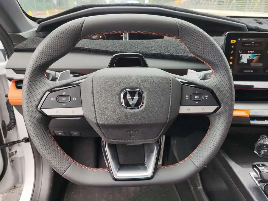 شانجان UNI-V 2023 1.5T نسخة رياضية