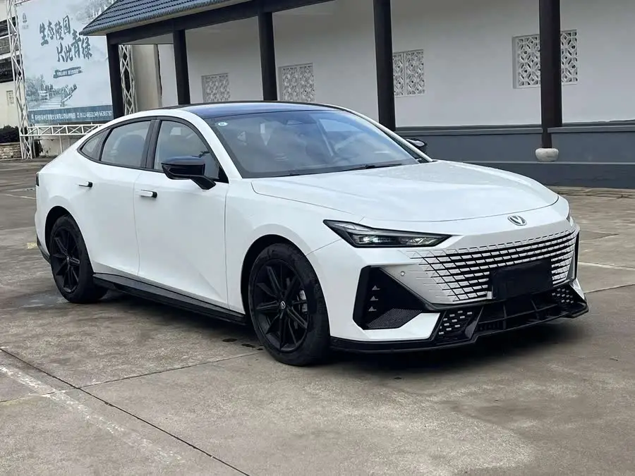 Changan UNI-V 2022 1.5T Premium