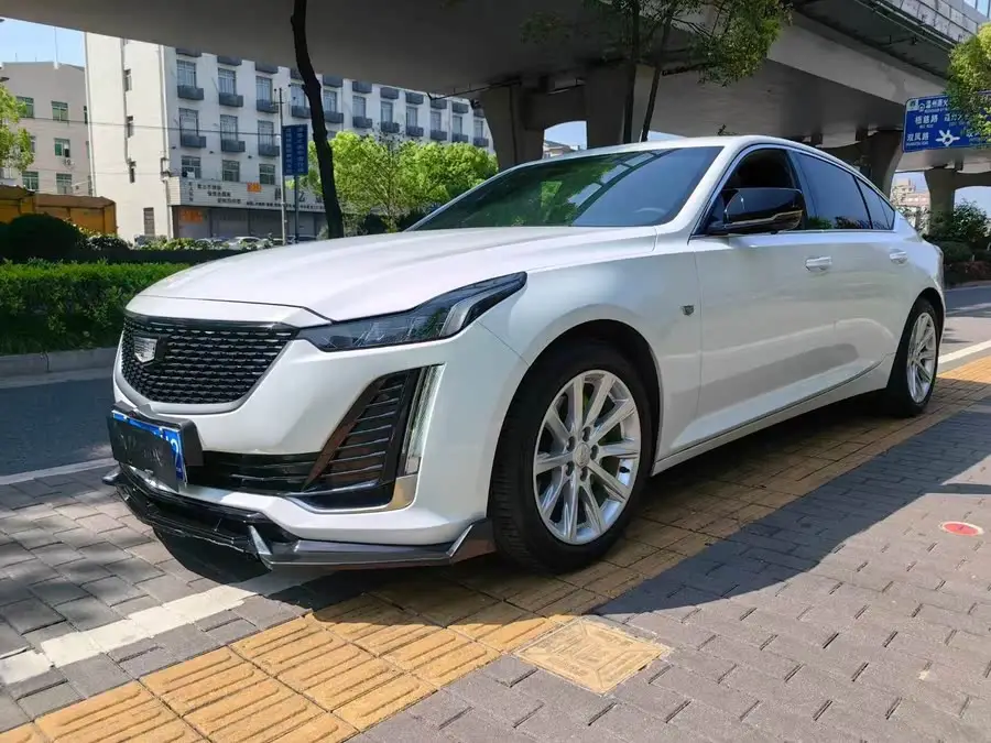 كاديلاك CT5 2022 28T الفاخرة