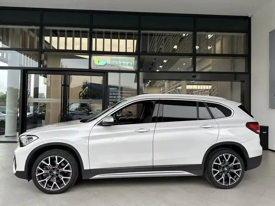 بي إم دبليو X1 2022 موديل مطور xDrive25Li إصدار حصري