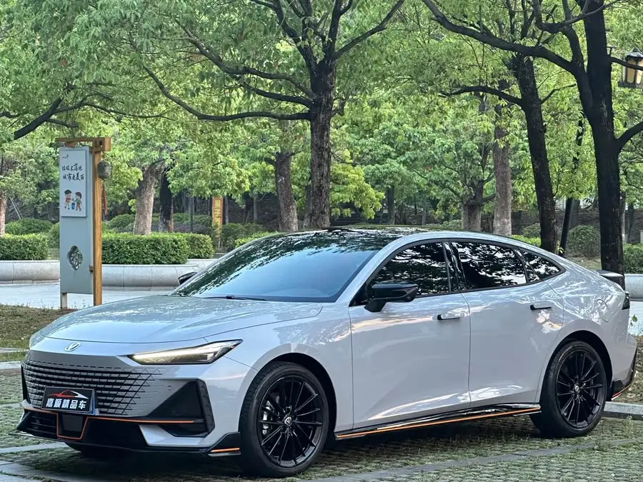 Changan UNI-V 2023 1.5T Sport Edition