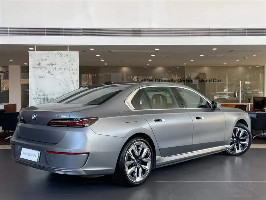 BMW i7 2023 xDrive60L Luxury Package