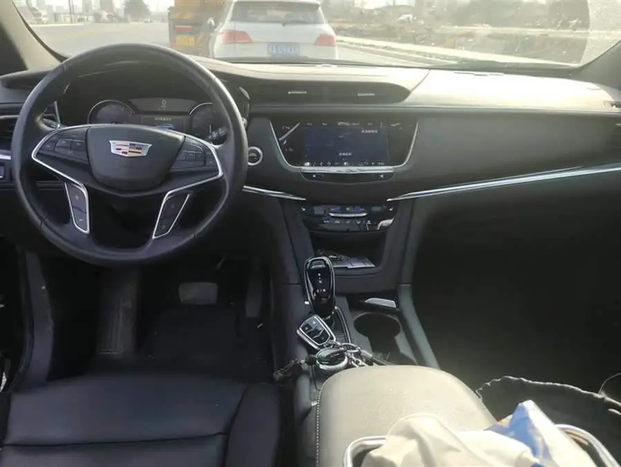 Cadillac XT5 2023 2.0T FWD Luxury