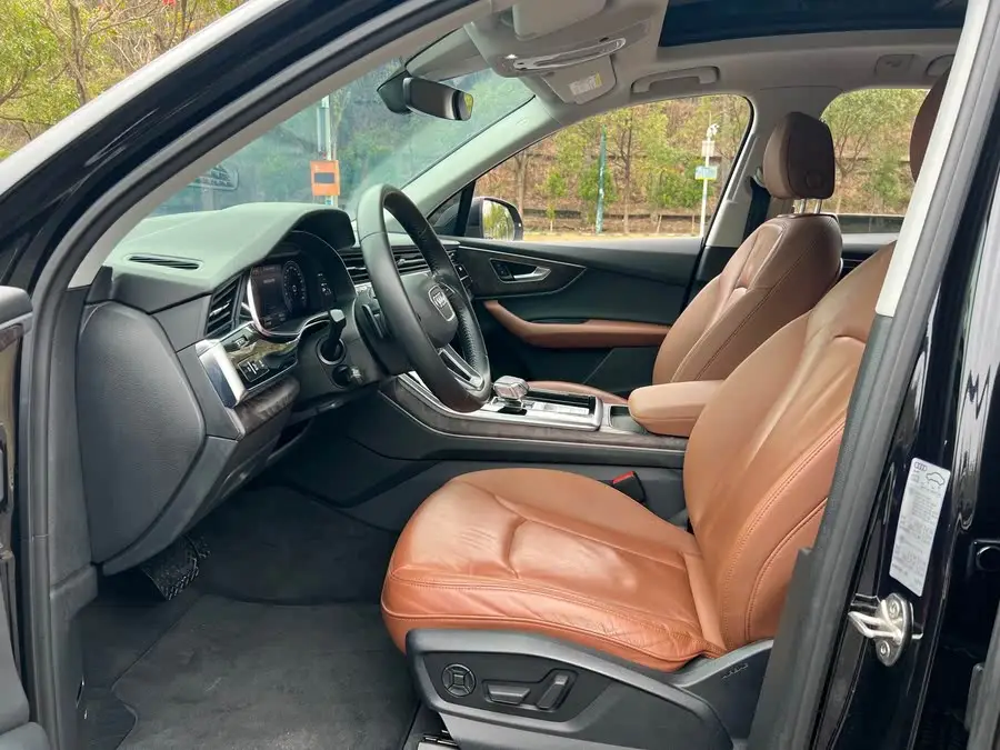 2020 Audi Q7 55 TFSI quattro S line Sport