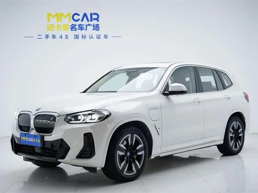 BMW iX3 2024 Leading Edition