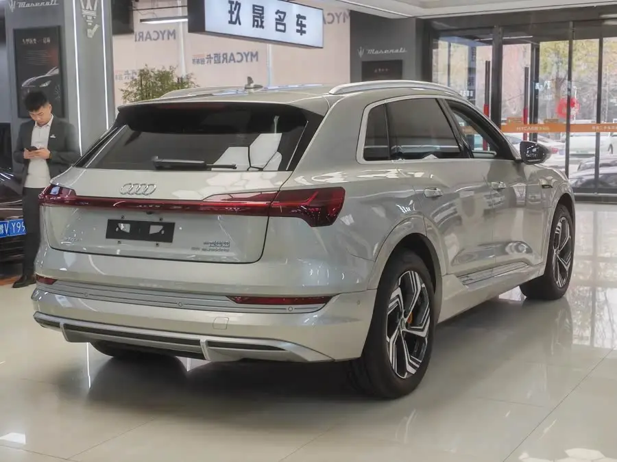 Audi e-tron 2021 Model 50 quattro Selection