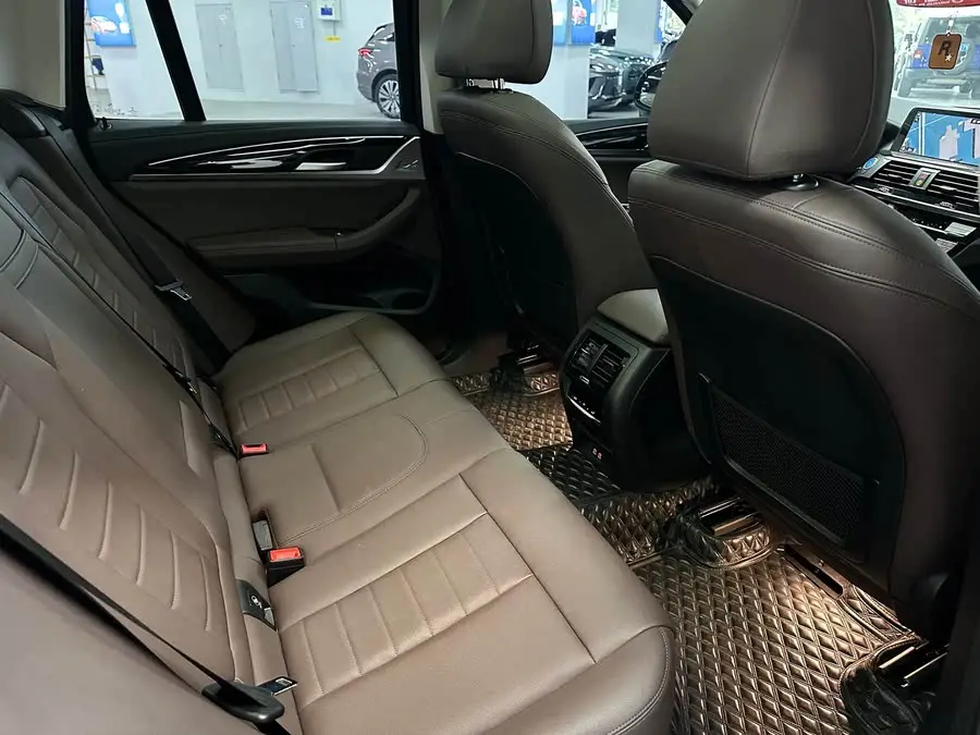 BMW iX3 2021 Leading Model