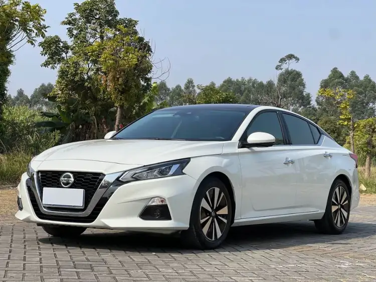 Altima 2021 2.0L XL Upper AD1 Intelligent Navigation Edition