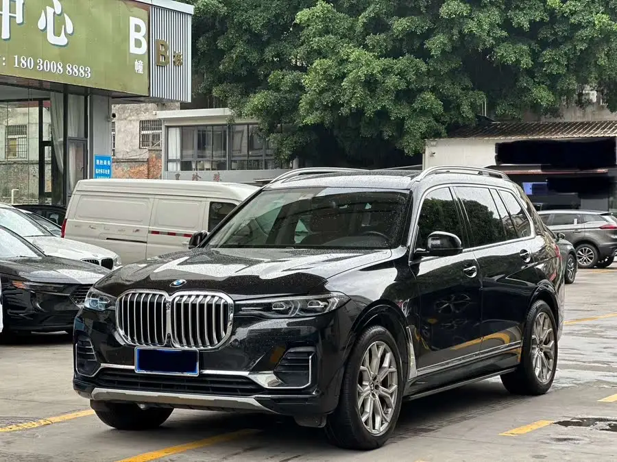 بي إم دبليو X7 2022 طراز xDrive40i حزمة فاخرة