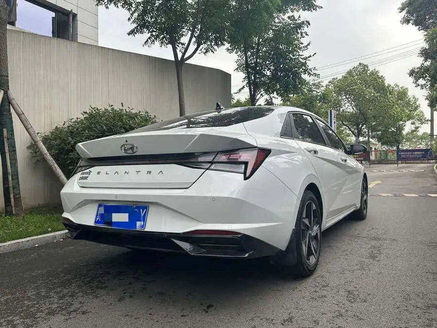 2022 هيونداي إيلانtra 1.5L CVT GLS الإصدار الرائد