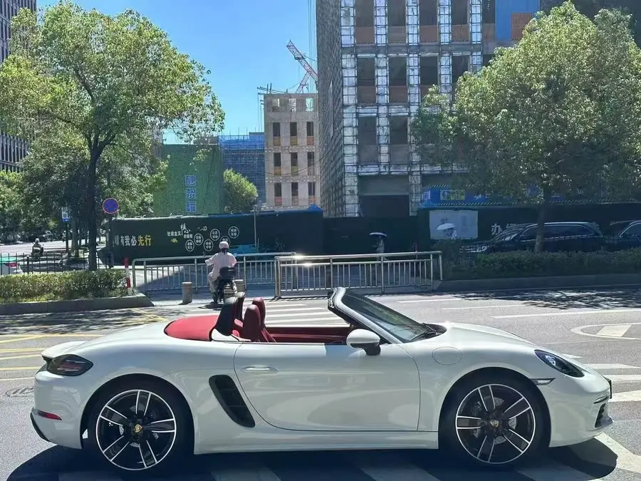 Porsche 718 2020 Model Boxster 2.0T