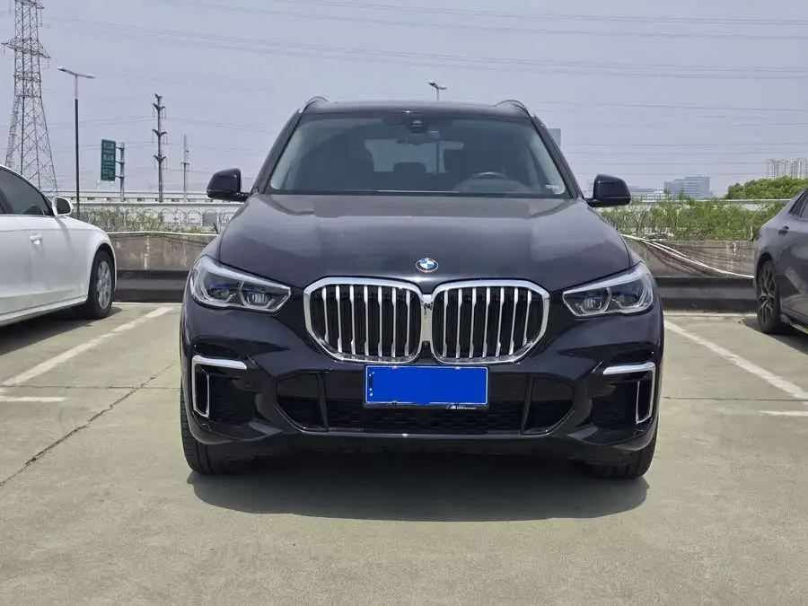 BMW X5 2022 xDrive 30Li Luxury M Sport Package