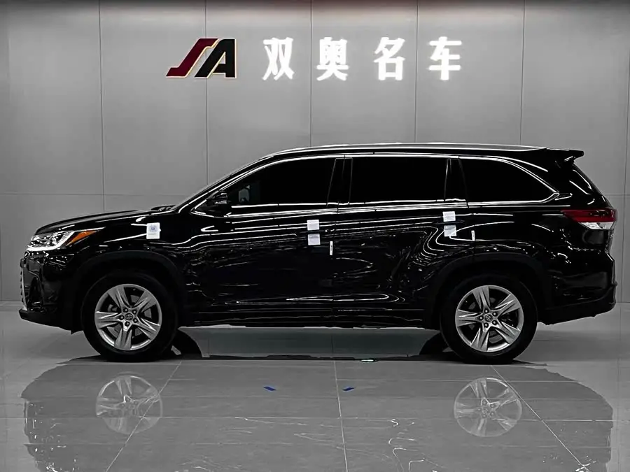 2021 هايلاندر 2.0T دفع رباعي فئة متميزة 7 مقاعد