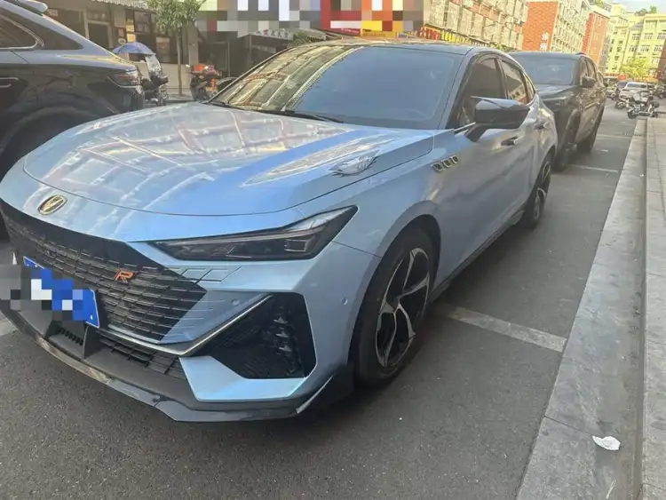 Changan UNI-V 2022 1.5T Smart Navigation Edition