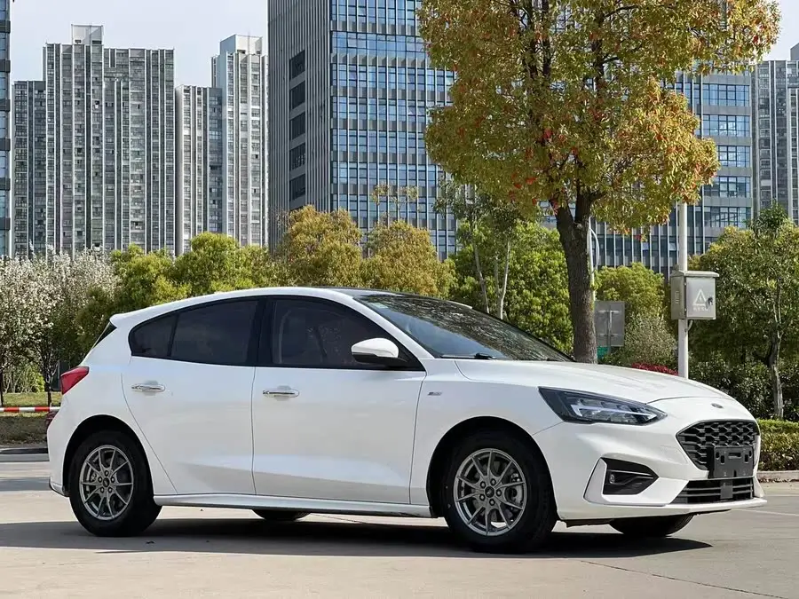 فورد فوكس 2020 هاتشباك 1.5 لتر أوتوماتيكي تريند