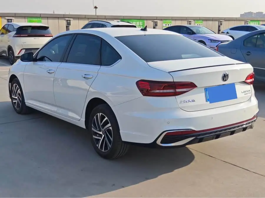 لافيدا 2024 300TSI DSG النسخة الكاملة تحت النجوم