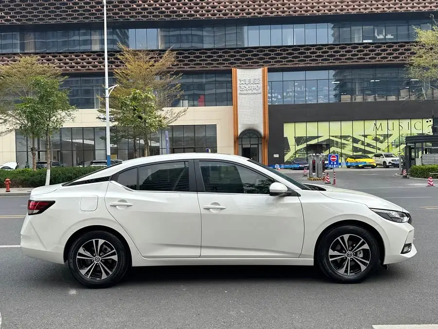 نيسان سيلفي 2022 1.6L XL CVT الإصدار المريح