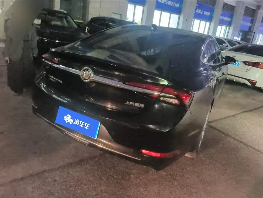 بيوك لاكروس 2021 552T فاخرة