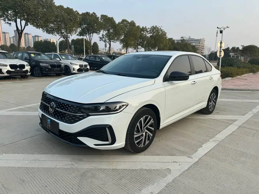 لافيدا 2023 300TSI DSG إصدار النجم الكامل