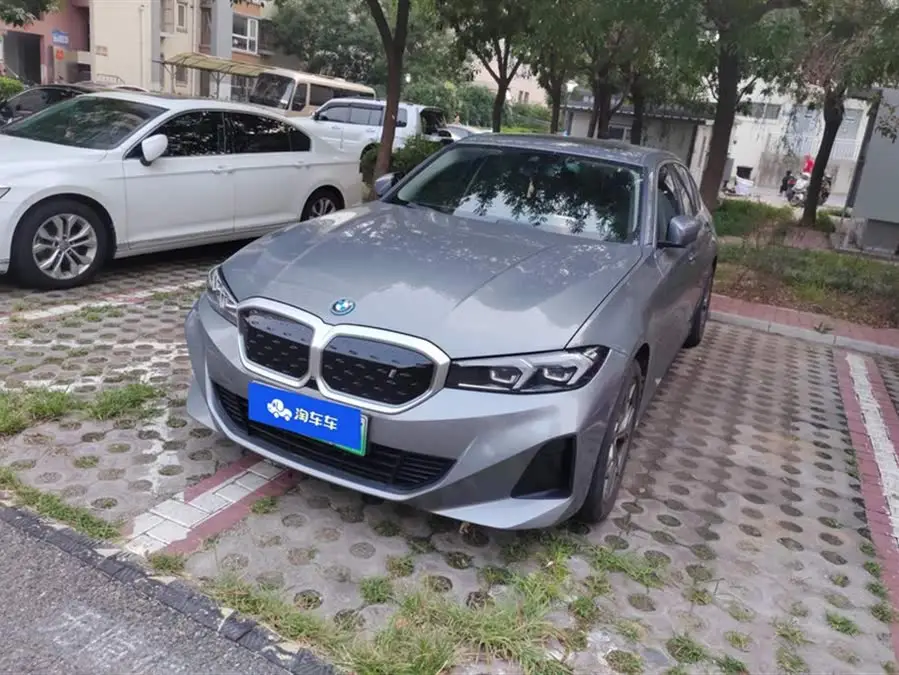 بي إم دبليو i3 2022 eDrive 35 L