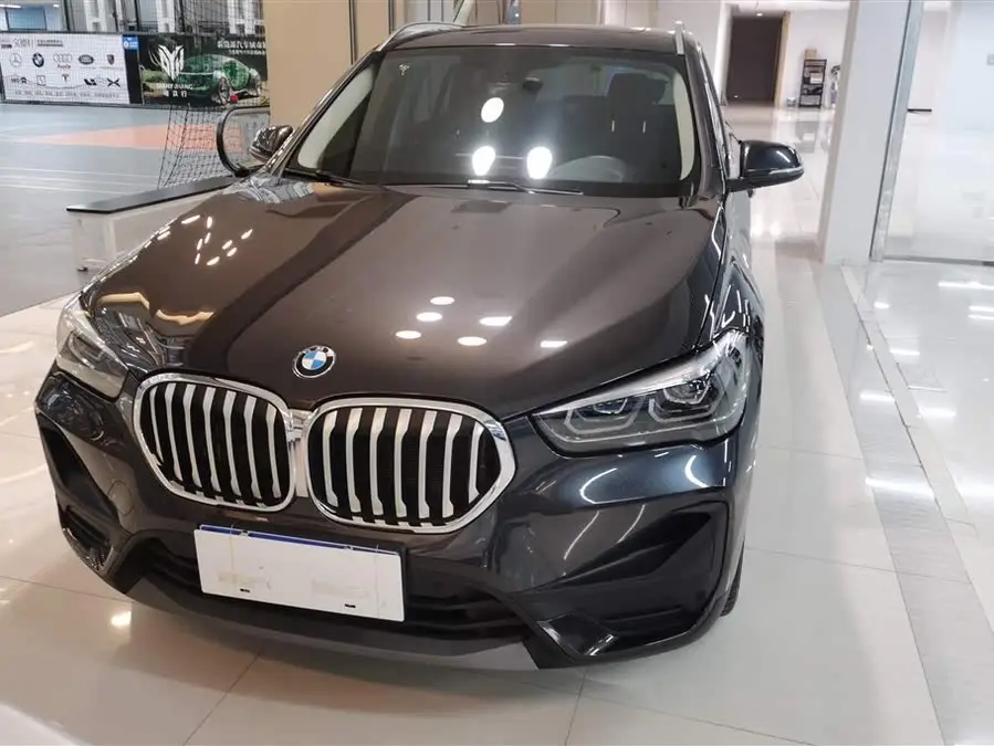 بي إم دبليو X1 2022 sDrive25Li النسخة الرائدة