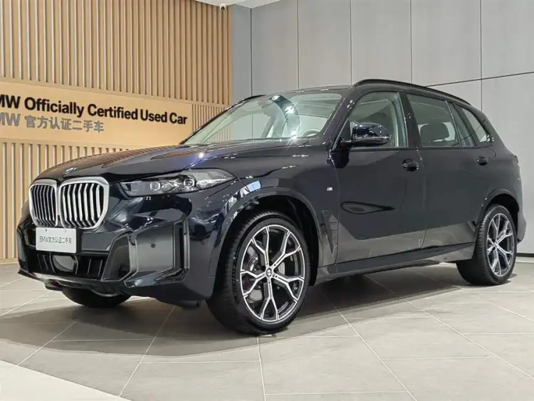 BMW X5 2023 xDrive 30Li 尊享型M运动曜夜套装