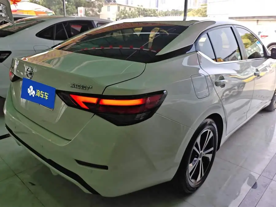 2021 نيسان سيلفي 1.6L XL CVT إصدار الاستمتاع