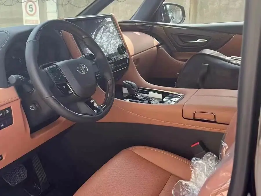 ألفارد 2024 هايبرد 2.5 لتر النسخة المتميزة