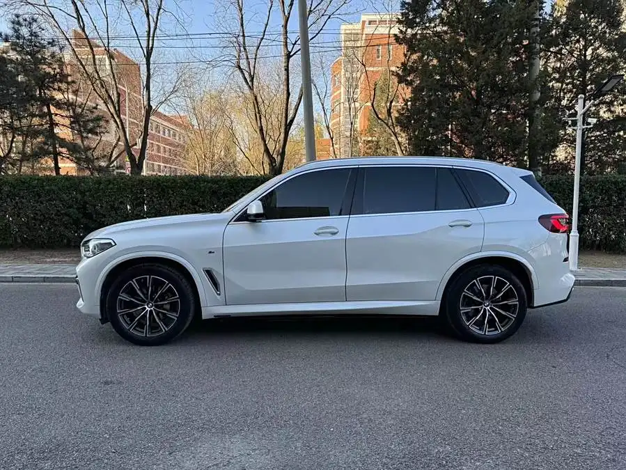 BMW X5 2022 xDrive 30Li Luxury M Sport Package