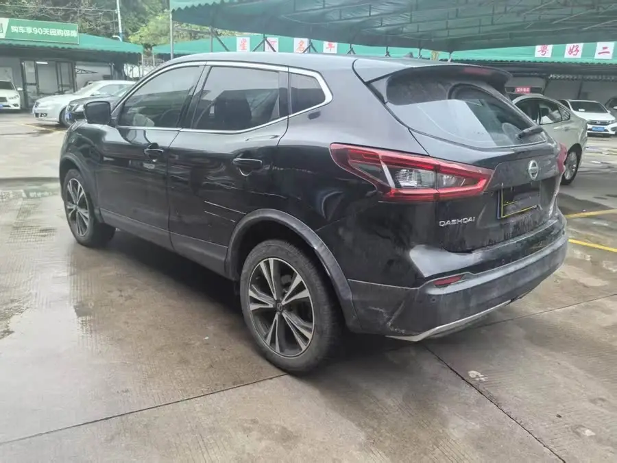 نيسان إكس-تريل 2021 2.0 لتر CVT النسخة الفاخرة