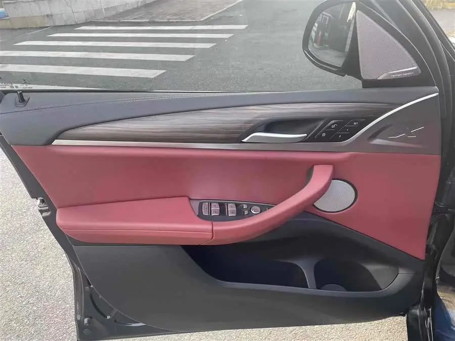 BMW X3 2022 xDrive30i Leading Model M Shadow Package