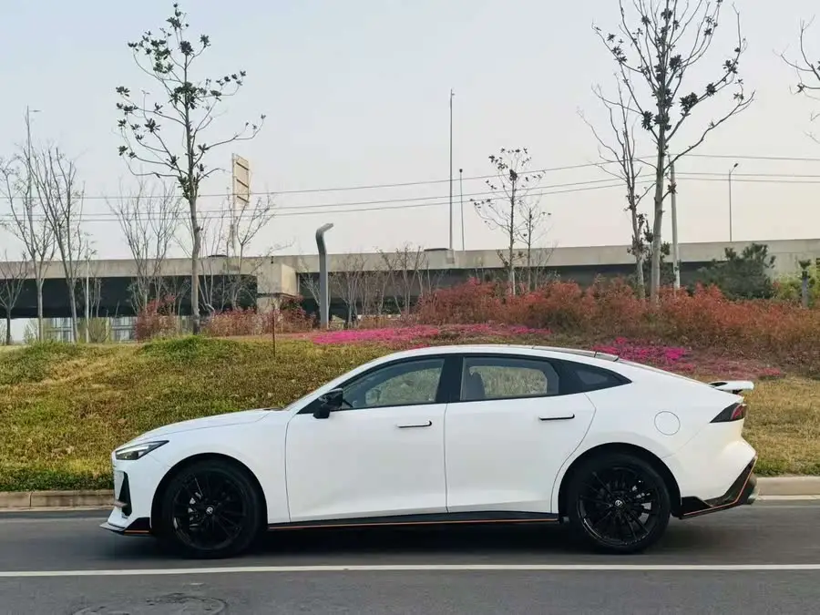 Changan UNI-V 2023 1.5T Sport Version