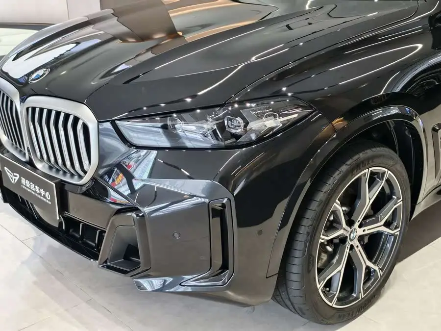 بي إم دبليو X5 2023 xDrive 30Li حزمة الرياضة الليلية M