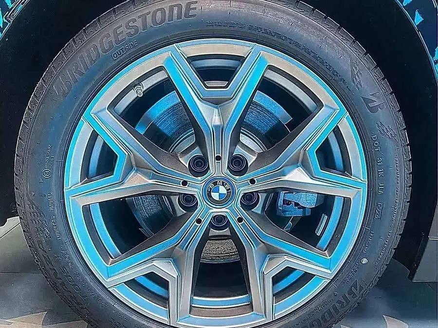 بي إم دبليو i3 2025 eDrive 35 L