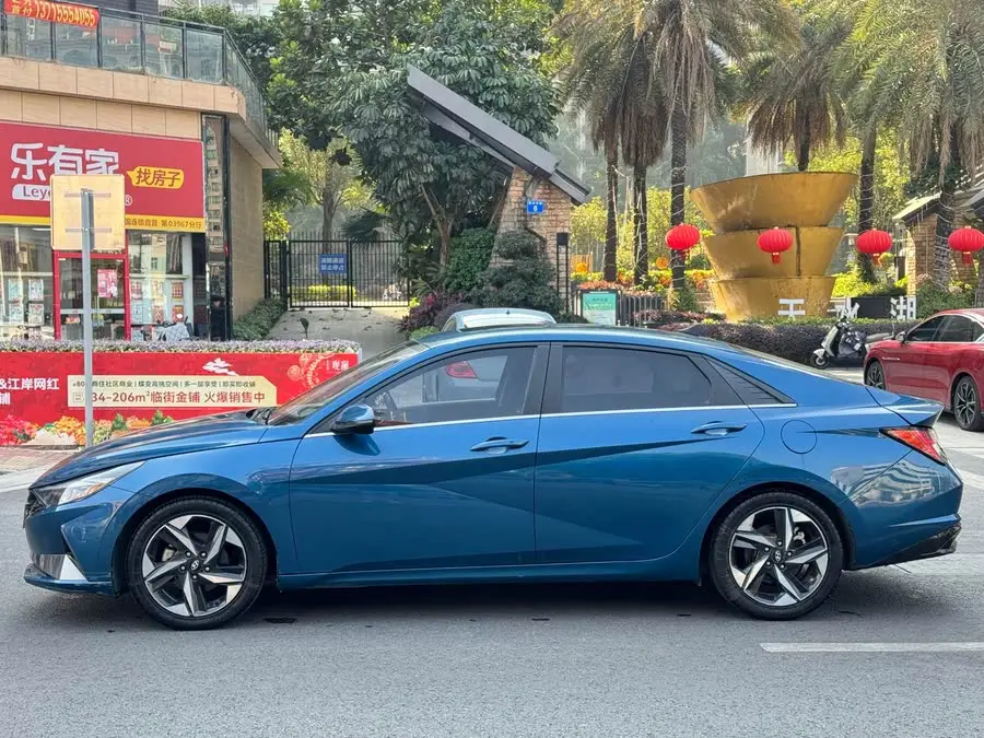 Elantra 2021 1.5L CVT LUX Premium