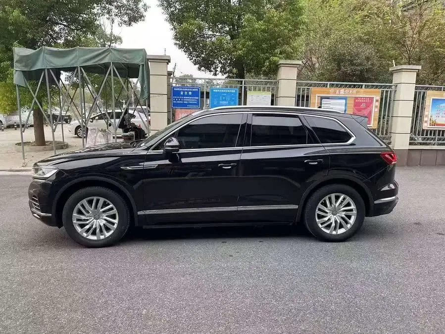 2020 Volkswagen Touareg 2.0 TSI R-Line National VI