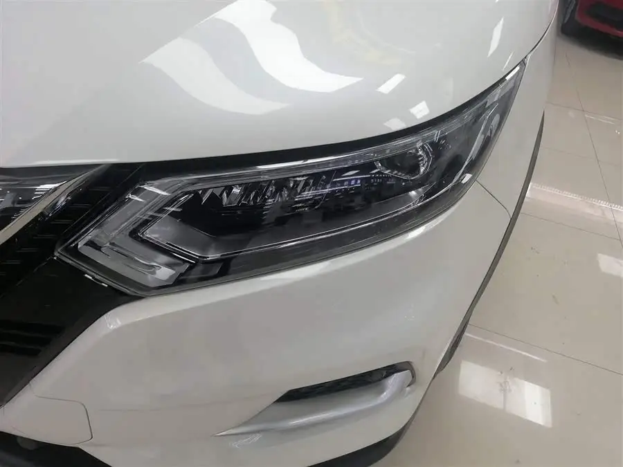 نيسان إكس تريل 2021 2.0 لتر CVT الفاخرة