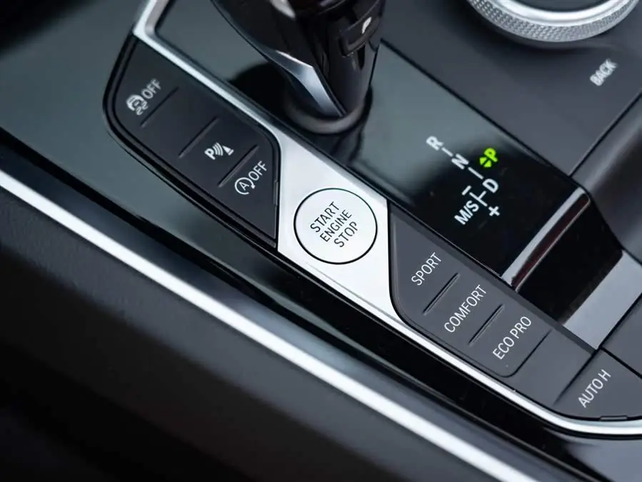 بي إم دبليو Z4 2022 sDrive 25i مجموعة M الرياضية