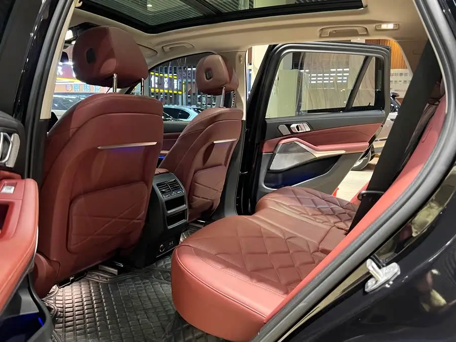 بي إم دبليو X5 2022 xDrive 30Li حزمة M الرياضية الفاخرة