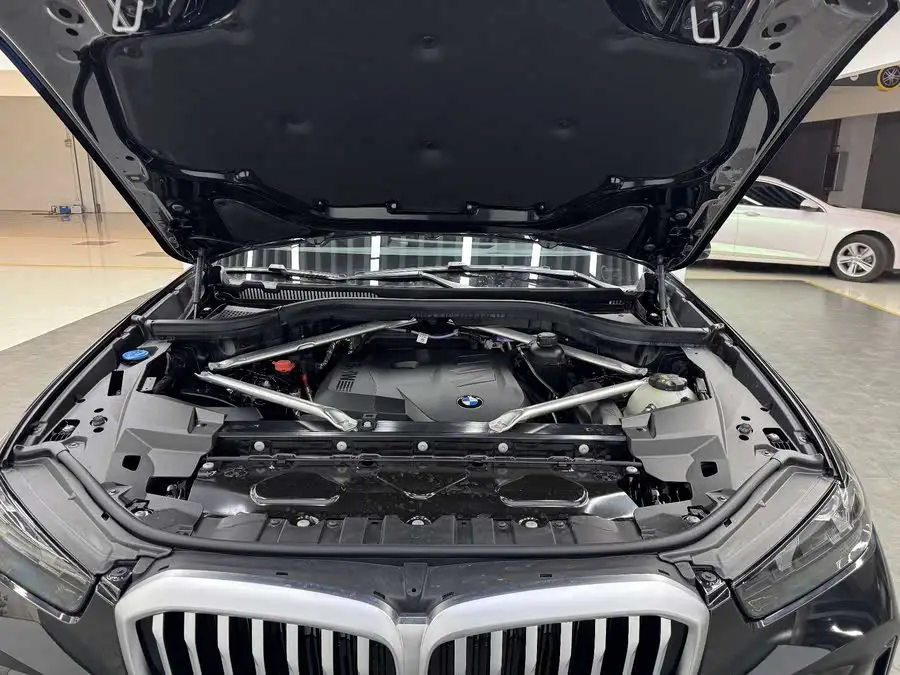 بي إم دبليو X5 2023 xDrive 30Li الطراز الفاخر حزمة M الرياضية ليل