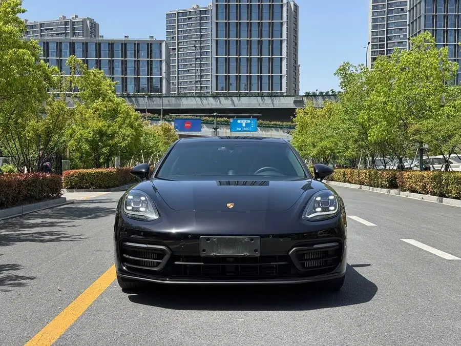 2023 Panamera Executive Platinum Edition 2.9T