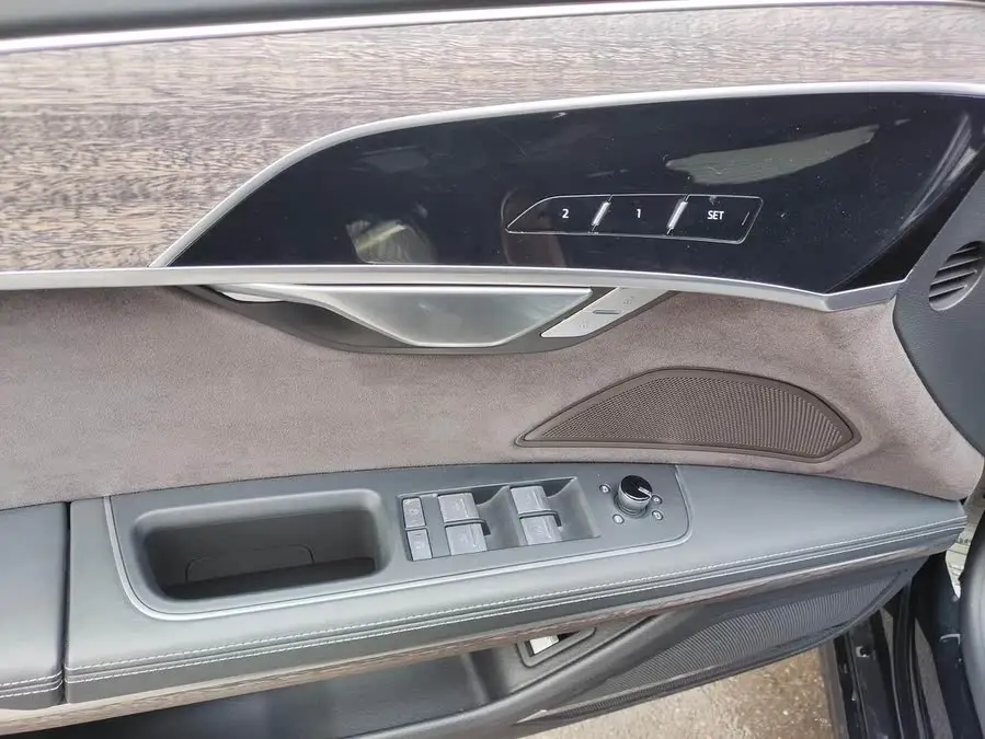 Audi A8 2024 Model A8L 55 TFSI quattro Flagship