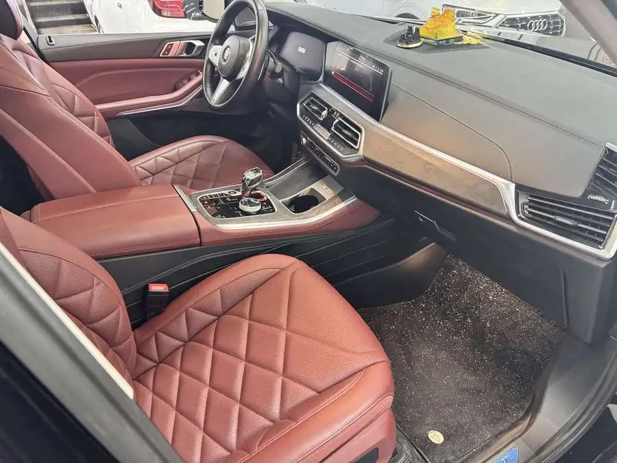 بي إم دبليو X5 2022 xDrive 30Li حزمة M الرياضية