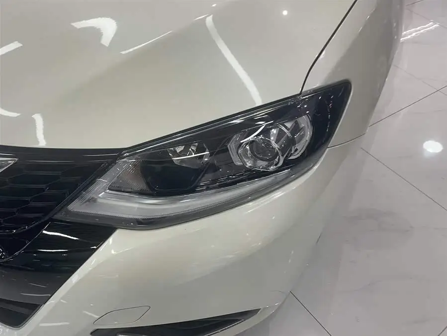 نيسان تييدا 2021 1.6 لتر CVT النسخة الذكية