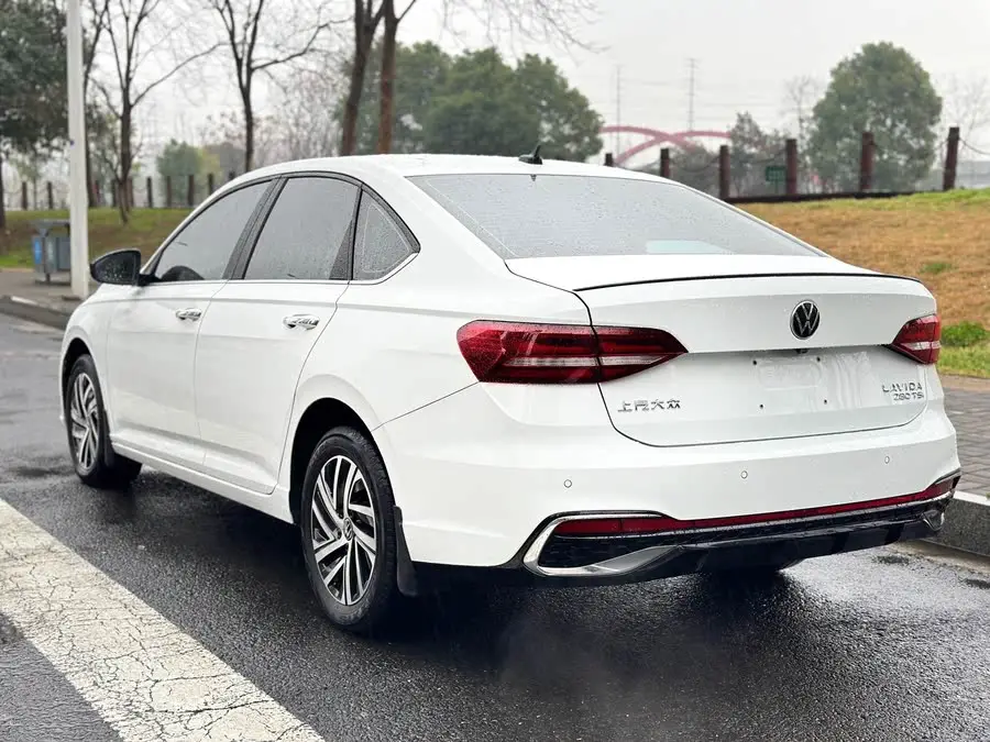 لاميدا 2022 280TSI DSG النسخة الفاخرة