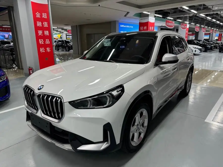 بي إم دبليو X1 2023 sDrive20Li حزمة تصميم X