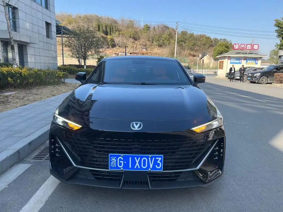 Changan UNI-V 2023 1.5T Premium