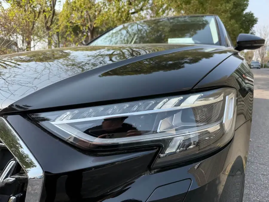 أودي A8 2025 A8L 50 TFSI quattro الفئة المميزة